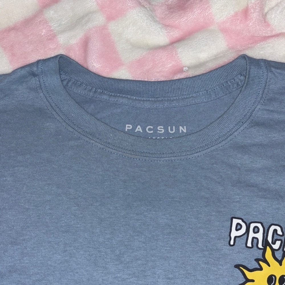 PacSun Blue Tee with Smiling Sun Graphic - Picture 6 of 7